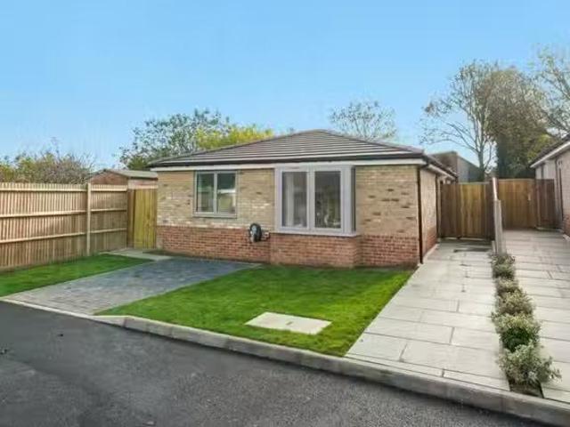 Nice 2 BA 2 bedroom bungalow for rent in Eshan drive, Orpingto.