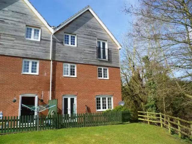 Charming 2 BA 2 bedroom flat for rent in Marina View, Fazeley.