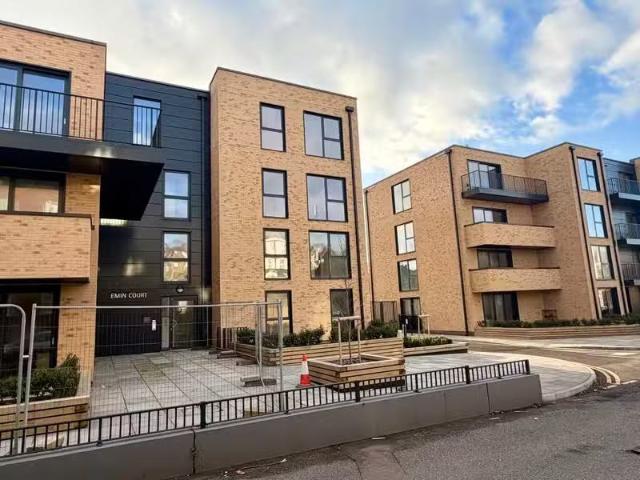 Charming 2 BA 2 bedroom flat for rent in Emin Court, Gallery W.