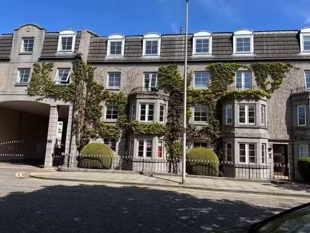 Unique 2 BA 2 bedroom flat for rent in Ferryhill View, Ferryhi.