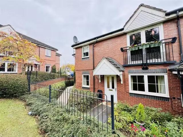 New 2 BA 2 bedroom flat for rent in Golden Cup, Quinton Road W.