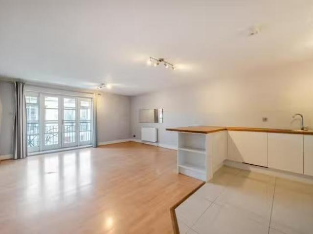 Rental! 2 BA 2 bedroom flat for rent in Hamilton House, Victor.