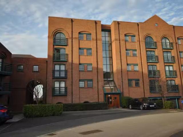 Rental! 2 BA 2 bedroom flat for rent in Wharton Court, Hoole L.