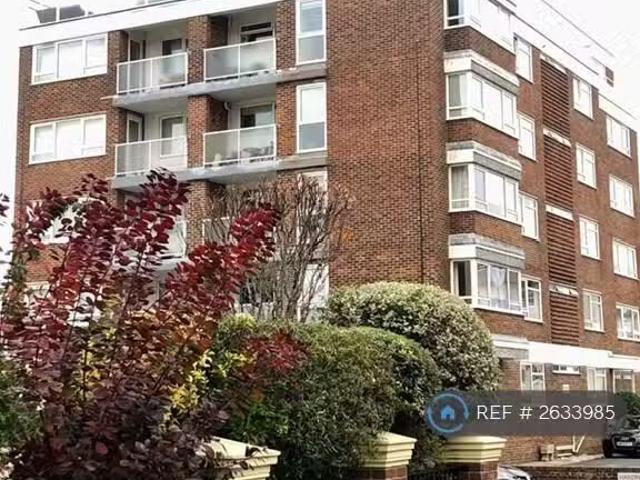 Cozy 2 BA 2 bedroom penthouse for rent in Park Lodge, Eastbour.