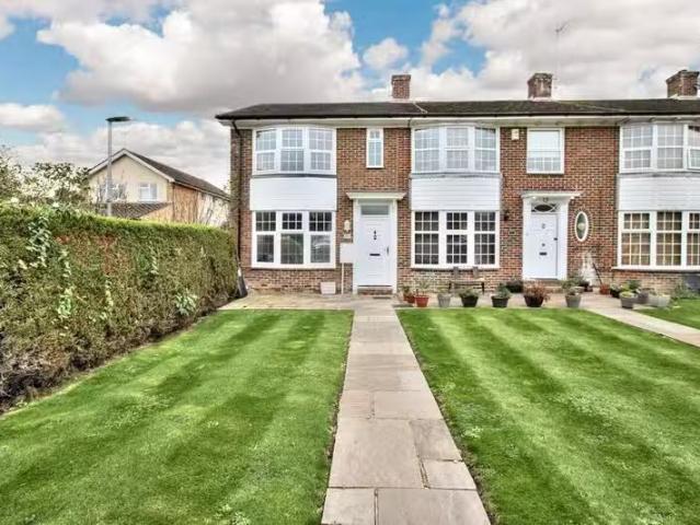 Just in! 2 BA 2 bedroom semi detached house for rent in Park L.