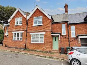 Unique 2 BA 3 bedroom terraced house for rent in The Village.