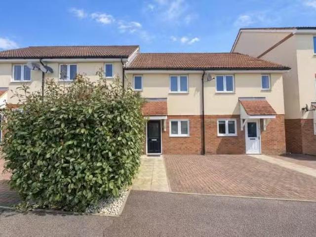 Rental! 2 BA 3 bedroom terraced house for rent in Academia Ave.