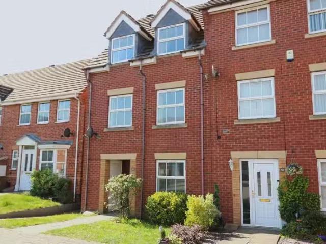 Charming 2 BA 3 bedroom town house for rent in BANQUO APPROACH.