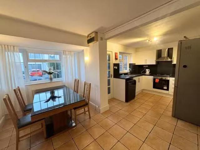Just in! 2 BA 3 bedroom house for rent in Dereham Court, Leami.
