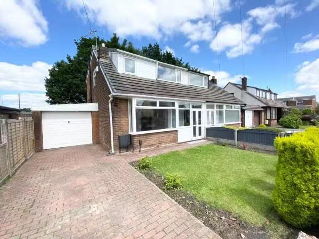For Rent! 2 BA 3 bedroom semi detached house for rent in Tarbe.