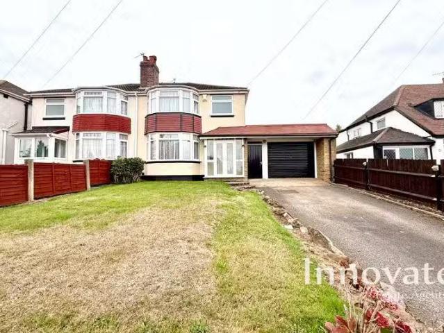 New 2 BA 3 bedroom semi detached house for rent in Warren Road.