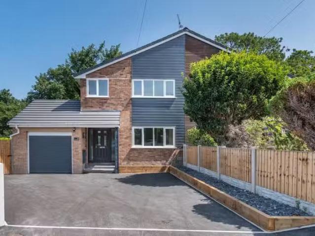 New 2 BA 3 bedroom semi detached house for rent in Wold Court.