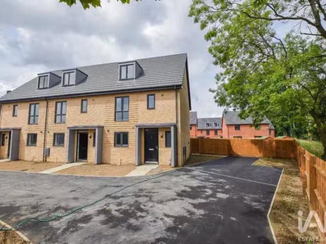Rental! 2 BA 4 bedroom end of terrace house for rent in Barbon.