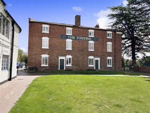 Deal! 2 BA 4 bedroom house for rent in Severn Side, Stourport.