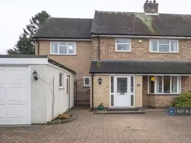 Just in! 2 BA 4 bedroom semi detached house for rent in Trent.