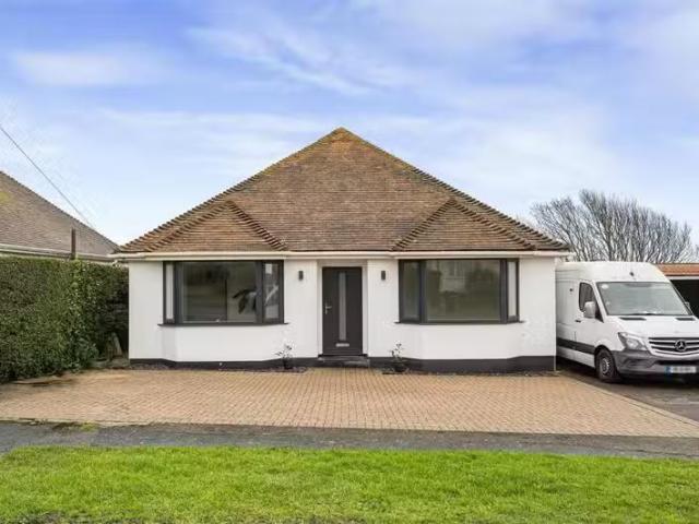 Cheap 2 BA 5 bedroom detached house for rent in Broomfield Ave.