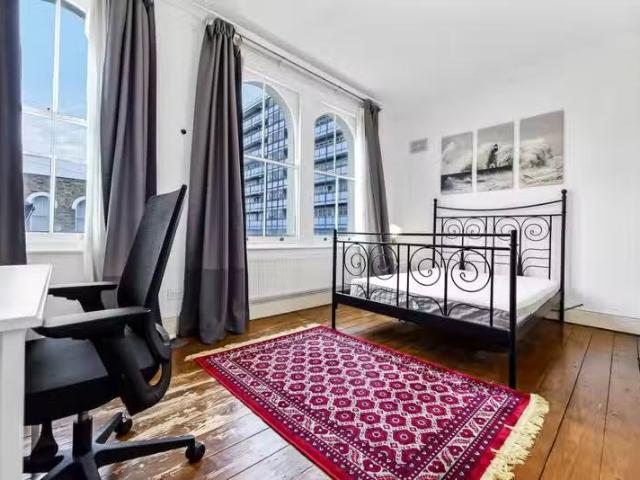 Cozy 2 BA 5 bedroom house for rent in Strahan Road, E3