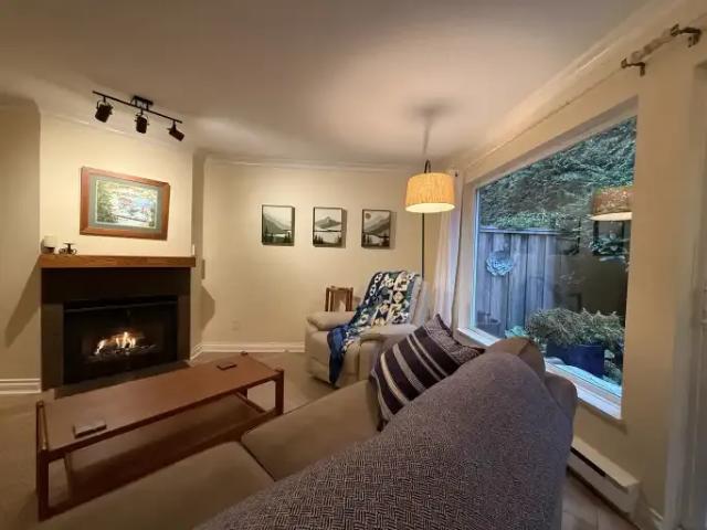 For Rent 2 Bedroom Condo Delta BC DS105923557