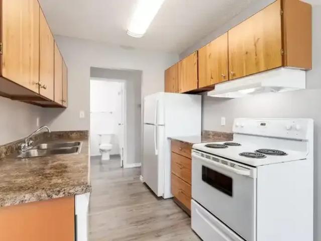For Rent 2 Bedroom Apartment Medicine Hat AB DS103611327