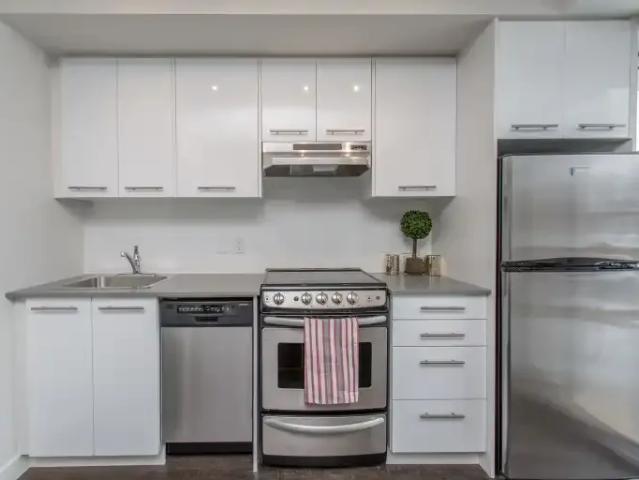 For Rent 2 Bedroom Apartment Mississauga ON DS105248667