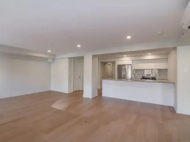 For Rent 2 Bedroom Apartment Mont QC DS103878691