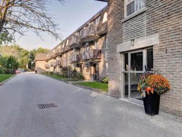 Wellington, Ontario - Patio, Balcony