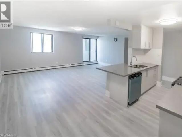 For Rent 2 Bedroom Apartment Niagara Falls ON DS101042871