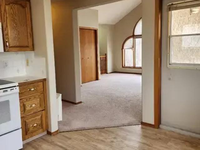 For Rent 2 Bedroom Apartment Olds AB DS103541713