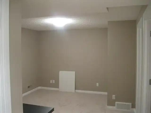 For Rent 2 Bedroom Apartment Airdrie AB DS104535535