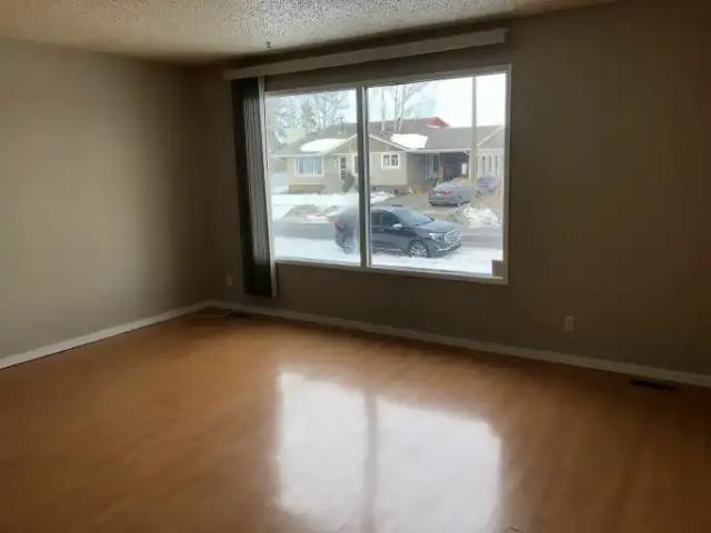 For Rent 2 Bedroom Apartment Airdrie AB DS105505825