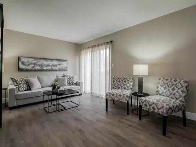 For Rent 2 Bedroom Apartment Amherstview ON DS90142607