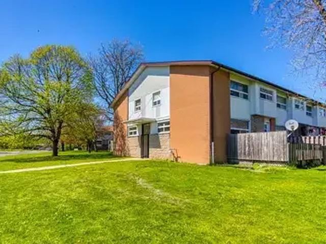 For Rent 2 Bedroom Apartment Amherstview ON DS98916722