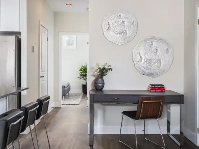 For Rent 2 Bedroom Apartment Burlington ON DS104894565
