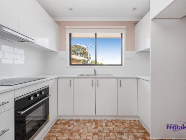 For Rent 2 Bedroom Apartment Berwick VIC DS102208356
