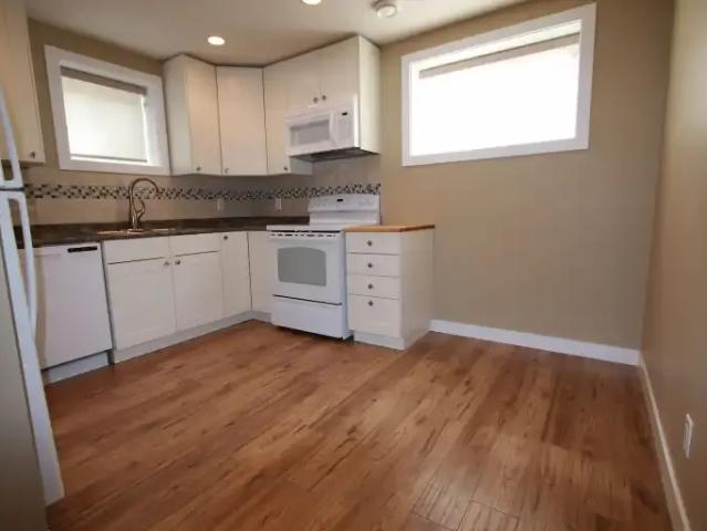 For Rent 2 Bedroom Apartment Bowden AB DS104535556