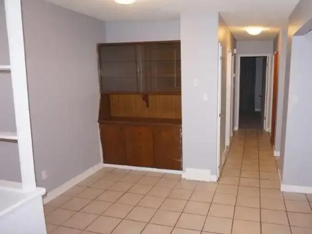 For Rent 2 Bedroom Apartment Calgary AB DS104434125