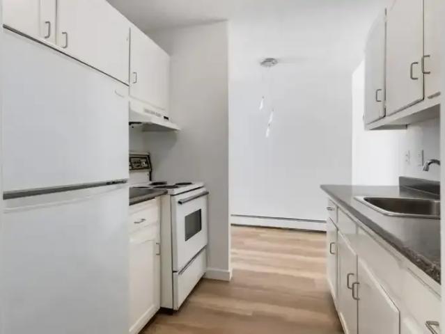 For Rent 2 Bedroom Apartment Calgary AB DS104711011