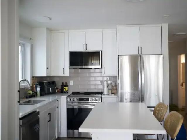 For Rent 2 Bedroom Apartment Calgary AB DS104957462