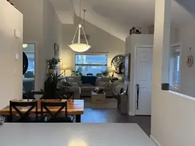 For Rent 2 Bedroom Apartment Calgary AB DS105486440
