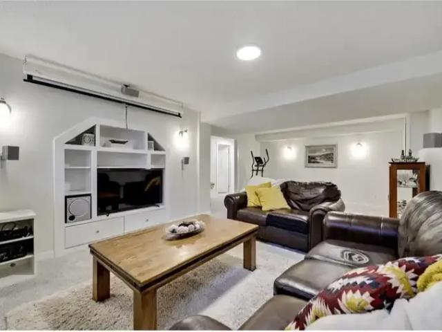 For Rent 2 Bedroom Apartment Calgary AB DS105565437