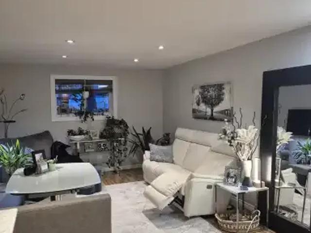 For Rent 2 Bedroom Apartment Calgary AB DS105580856