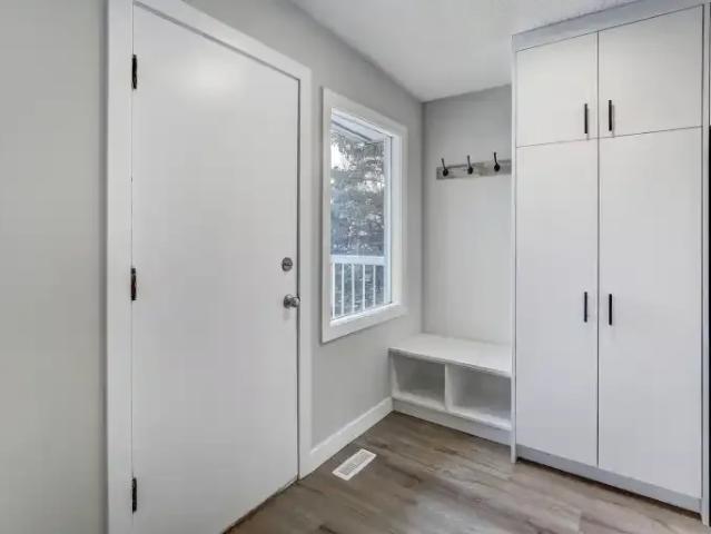 For Rent 2 Bedroom Apartment Calgary AB DS105135582
