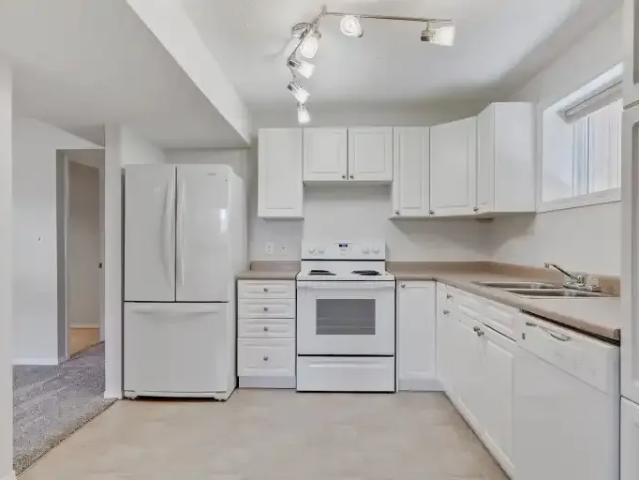 For Rent 2 Bedroom Apartment Calgary AB DS105167342