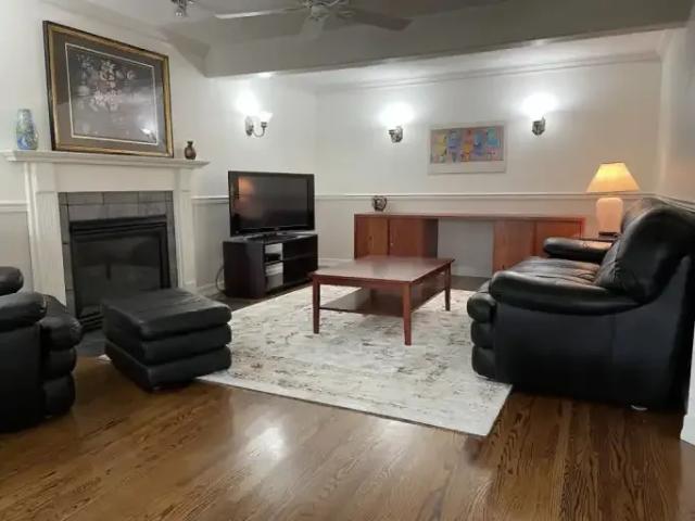 For Rent 2 Bedroom Apartment Calgary AB DS105226475