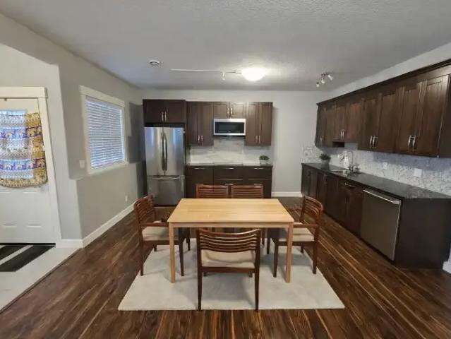 For Rent 2 Bedroom Apartment Chestermere AB DS105226649