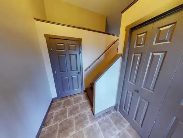 For Rent 2 Bedroom Apartment Clairmont AB DS104782845