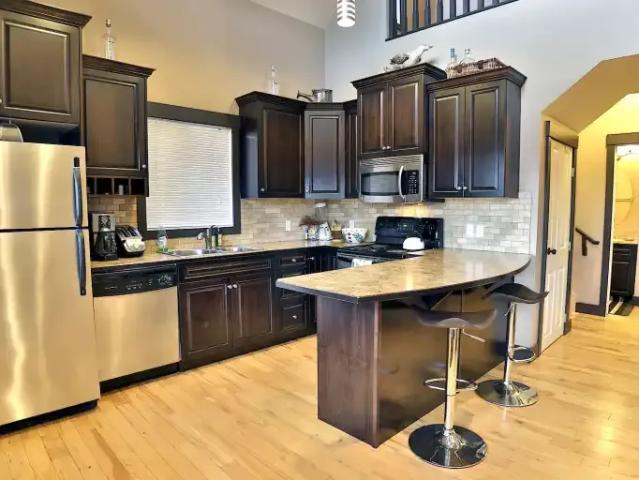 For Rent 2 Bedroom Apartment Cochrane AB DS105022819