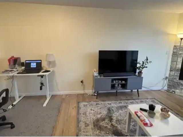 For Rent 2 Bedroom Apartment Coquitlam BC DS105410973