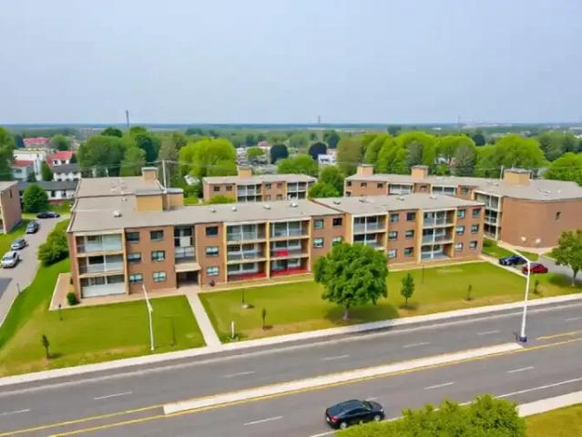For Rent 2 Bedroom Apartment Dollard QC DS104179149