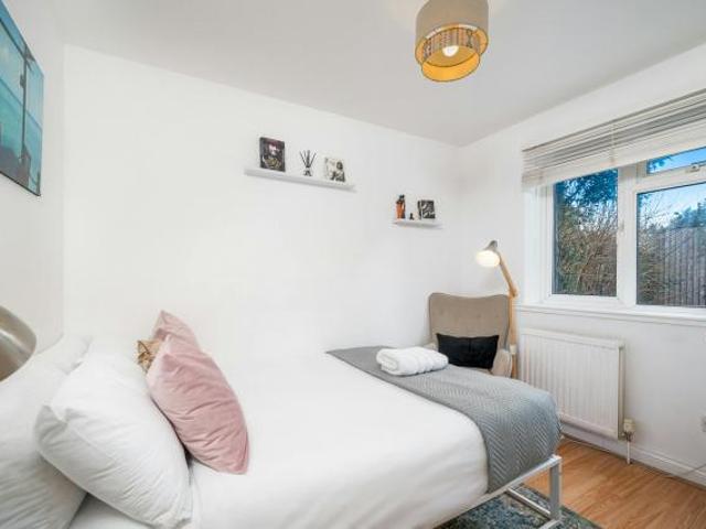 For Rent 2 Bedroom Apartment Edgware Edgware DS79082786